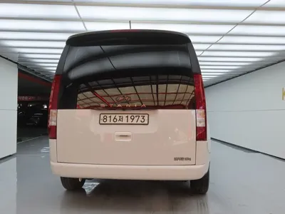 Hyundai Staria 2022, 62164 км, за 15725.14 USD