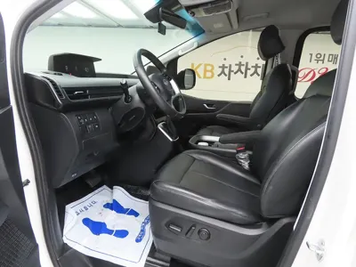 Hyundai Staria 2022, 62164 км, за 15725.14 USD