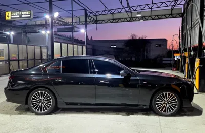 BMW i7 2023, 31700 км, за 79286.41 USD