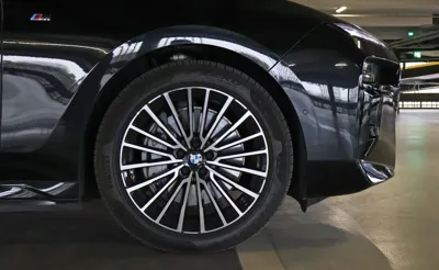 BMW i7 2023, 31700 км, за 79286.41 USD