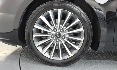 Kia K7 2016, 93671 км, за 8534.21 USD