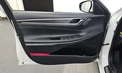 Hyundai Grandeur 2017, 58355 км, за 10510.32 USD - фото 24