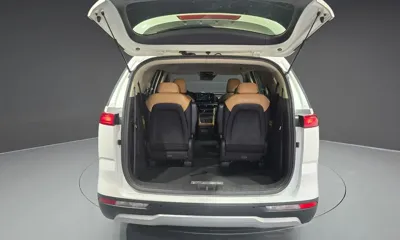 Kia Canival 2023, 57546 км, за 16290.06 USD - фото 20