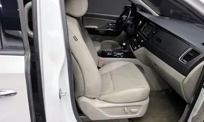 Kia Canival 2019, 183301 км, за 6423.84 USD - фото 12