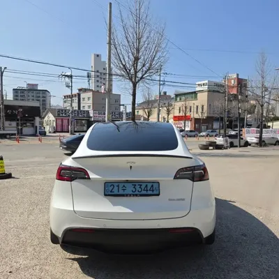 Tesla Model Y 2022, 105000 км, за 26046.74 USD