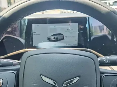Hongqi Hongqi EH7 2025, 14000 км, за 17627.67 USD