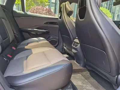 Hongqi Hongqi EH7 2025, 14000 км, за 17627.67 USD - фото 9