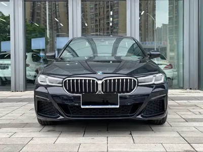 BMW 5 Series 2022, 40000 км, за 27700.4 USD