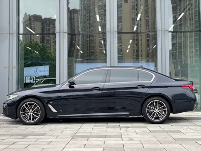 BMW 5 Series 2022, 40000 км, за 27700.4 USD