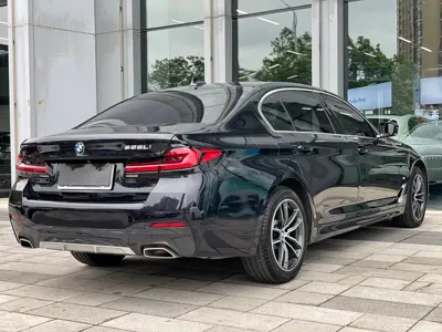 BMW 5 Series 2022, 40000 км, за 27700.4 USD