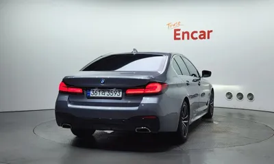 BMW 5-Series 2023, 51198 км, за 27036.33 USD - фото 4