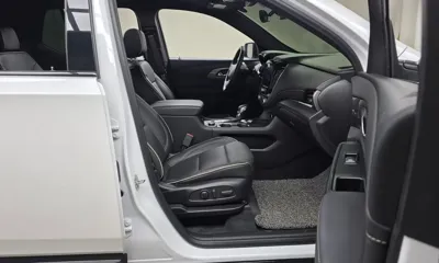 ChevroletGMDaewoo Traverse 2022, 36216 км, за 20087.1 USD - фото 11