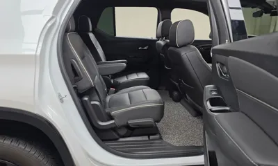 ChevroletGMDaewoo Traverse 2022, 36216 км, за 20087.1 USD - фото 12