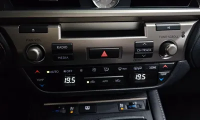 Lexus ES 2017, 135113 км, за 15819.88 USD - фото 20