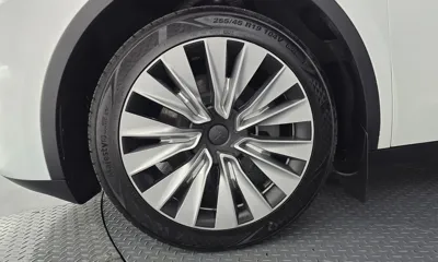 Tesla Model Y 2024, 25937 км, за 27739.78 USD