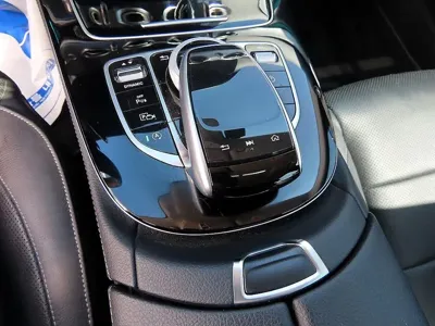 Mercedes-Benz E-Class 2020, 51000 км, за 20000.01 USD - фото 12