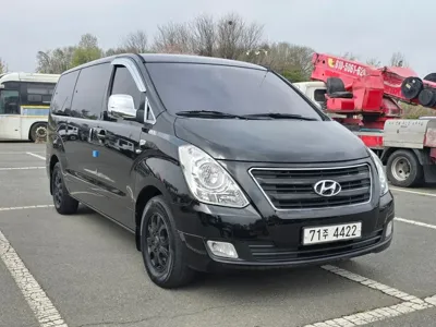 Hyundai Starex 2018, 162300 км, за 6446.57 USD
