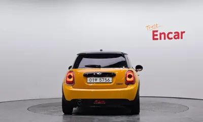 MINI Cooper 2017, 111446 км, за 5251.41 USD