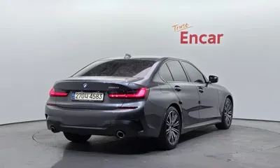 BMW 3-Series 2021, 81621 км, за 17773.37 USD