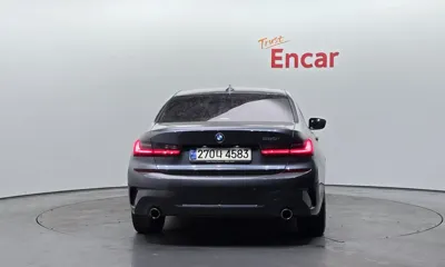 BMW 3-Series 2021, 81621 км, за 17773.37 USD