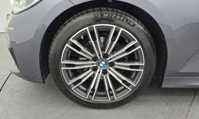 BMW 3-Series 2021, 81621 км, за 17773.37 USD