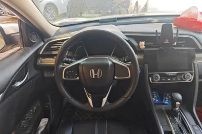 Honda Civic 2019, 10800 км, за 13615 USD - фото 9