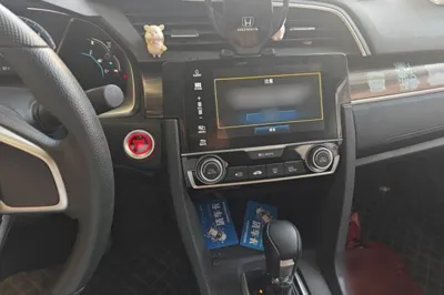 Honda Civic 2019, 10800 км, за 13615 USD - фото 12