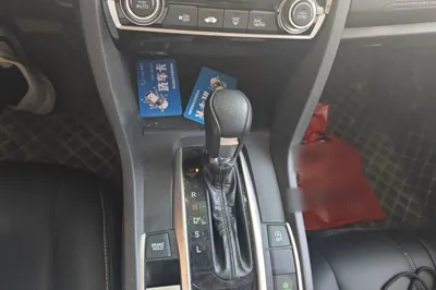 Honda Civic 2019, 10800 км, за 13615 USD - фото 13