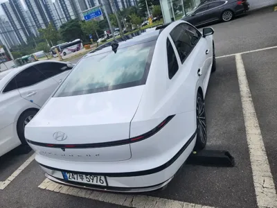 Hyundai Grandeur 2023, 31000 км, за 26208.53 USD