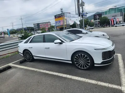 Hyundai Grandeur 2023, 31000 км, за 26208.53 USD
