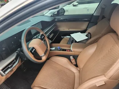 Hyundai Grandeur 2023, 31000 км, за 26208.53 USD
