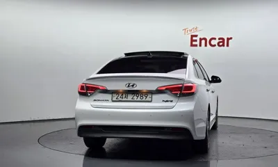 Hyundai Sonata 2015, 160528 км, за 4891.6 USD