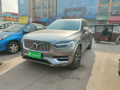 Volvo XC90 · 2015 год