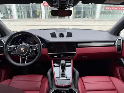 Porsche Cayenne Hybrid 2023, 28000 км, за 68862.7 USD - фото 9