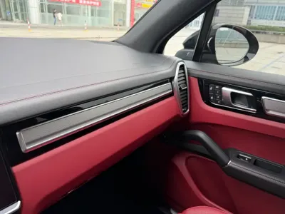 Porsche Cayenne Hybrid 2023, 28000 км, за 68862.7 USD - фото 13