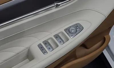 Hyundai Grandeur 2020, 113070 км, за 14375.74 USD - фото 20