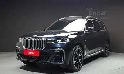 BMW X7 · 2022 год