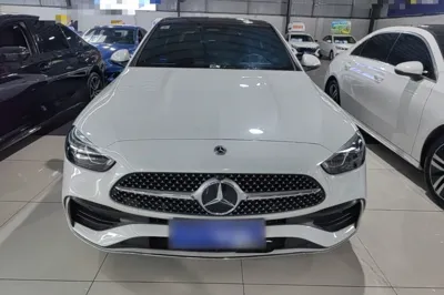 Mercedes-Benz C-Class 2023, 18200 км, за 32578 USD