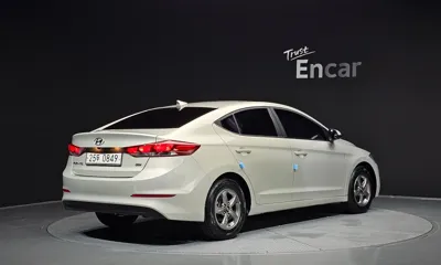 Hyundai Avante 2017, 66299 км, за 5856.68 USD