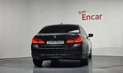 BMW 5-Series 2020, 74456 км, за 15526.92 USD