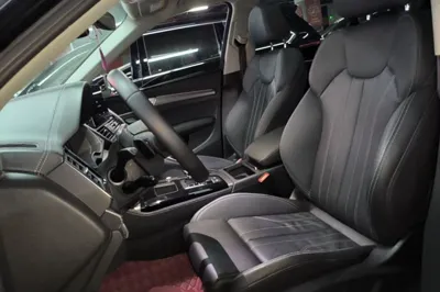 Audi Q5L 2022, 58300 км, за 27866 USD - фото 17