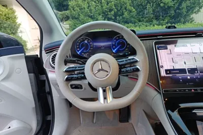 Mercedes-Benz EQE 2022, 18200 км, за 29730 USD - фото 20