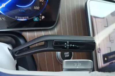 Mercedes-Benz EQE 2022, 18200 км, за 29730 USD - фото 24