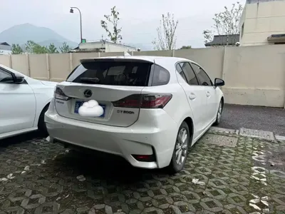 Lexus CT 2017, 110000 км, за 10019.29 USD