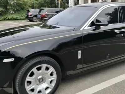 Rolls-Royce Ghost 2014, 88000 км, за 188875.7 USD