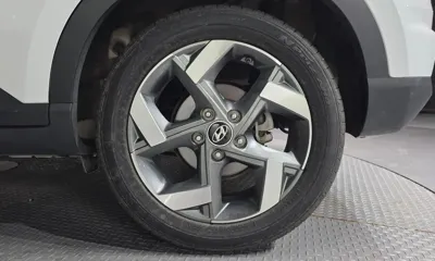 Hyundai Venue 2022, 30982 км, за 15335.81 USD