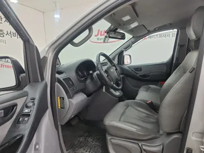 Hyundai Starex 2016, 154000 км, за 5281.6 USD
