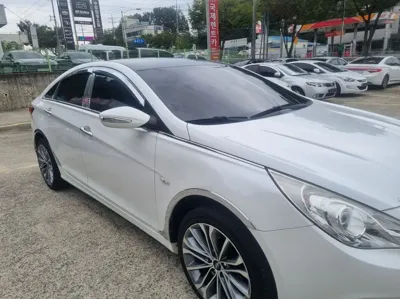 Hyundai Sonata 2010, 151986 км, за 2364.69 USD