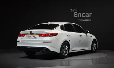 Kia K5 2020, 112897 км, за 6180.07 USD