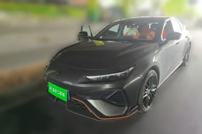 Changan UNI-V · 2025 год